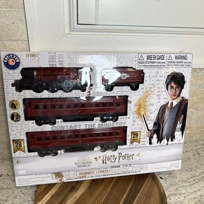Harry Potter Hogwarts Express Lionel 711981 28Pc Battery Operated Train Set NIB - Image 1 of 4