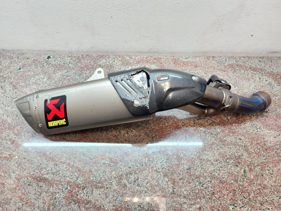 Silenciador de escape de titanio Honda CBR1000RR SP 2017-2025 Akrapovic Racing M-HEZ002 Foto 1 de 4