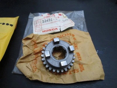 HONDA CB100 CL100 SL100 OEM 4TH COUNTERSHAFT 26T TRANSMISSION GEAR 23491-107-000 - Image 1 of 2