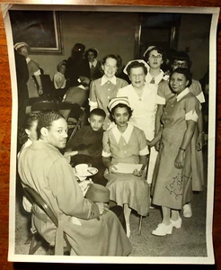 Original 1950's 8"x10" B/W Photograph ~ Young African American Nurses - Picture 1 of 2