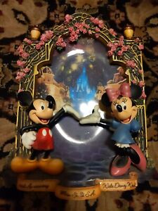 Disney Mickey & Minnie Bradford Exchange 30th Anniversary Oval Numbered Plate