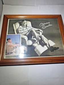 MICKEY MANTLE AUTOGRAPHED 8x10 PHOTO "TO JONATHAN, BEST WISHES". FRAMED SIGNED - Picture 1 of 9
