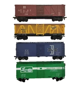 Mixed Lot of 4 HO Gauge Box Cars Life-like Unbranded Red Yellow Blue Green - Picture 1 of 8
