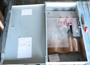 Eaton Interruttore D Pesante 600V DC Scollegamento Eaton Lancio Singolo, 200A, NEMA 3R DH164URKN - Foto 1 di 12