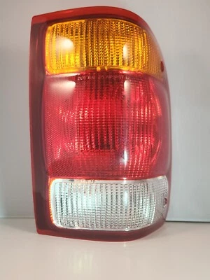 Tail Light Housing 1998-1999 Ford Ranger Right Passenger Foto 1 de 4
