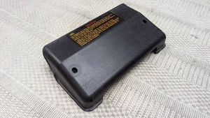 CUBIERTA CAJA FUSIBLES LAND ROVER DEFENDER 90 110 TD5 300TDI AMR3771 - Imagen 1 de 11