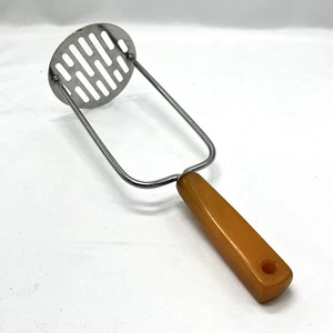 Vtg ANDROCK Potato Masher Kitchen Utensil Butterscotch Bakelite Handle USA - Picture 1 of 9