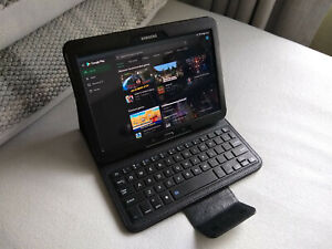 Samsung Galaxy Tab 4 SM-T530 16GB, c/w bundled leather folio case and keyboard