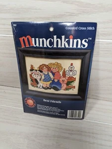 MUNCHKINS Counted Cross Stitch Kit - BEST FRIENDS - 5" x 7" - Farm Friends - Picture 1 of 8