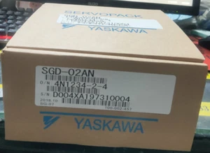 Un servocontrolador YASKAWA SGD-02AN NUEVO - Imagen 1 de 7