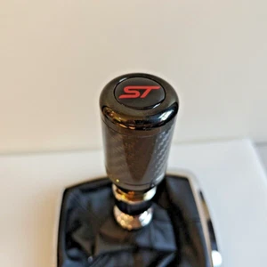 ST CARBON TITAN GOLDEN SHIFT GEAR KNOB for FORD FOCUS MK2 MK3 MK4 FIESTA ESCAPE - Picture 1 of 7