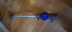 Dyson V6 | Animal Cordless Vacuum Cleaner | Serviced & Clean | New Battery - Picture 1 of 10
