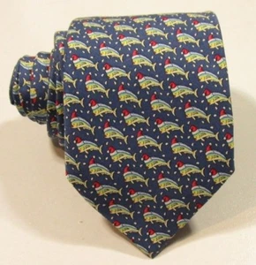 Seidenkrawatte Vineyard Vines All Over Vineyard Marine Mahi Weihnachten Grafik 3 3/8" breit - Bild 1 von 1