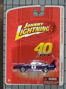 Johnny Lightning 2009 Celebrando 40 Años, '70 Plymouth Superbird, púrpura profundo - Imagen 1 de 1