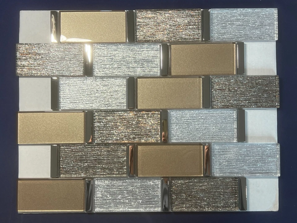 NY13N Silver/Gold Glass Mosaic Tile Kitchen Bathroom Backsplash, 7 sheets - Image 1 of 4