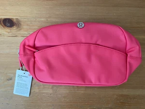Lululemon City Essentials Pouch 2L Glaze Pink New - Picture 1 of 6