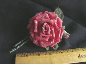Pin ramillete vintage años 50 rosa roja sombrerería brillo plateado - Imagen 1 de 4