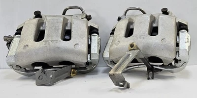 NUEVO OEM Ford Mustang GT PASTILLAS DE FRENO pastillas mangueras 2005-2014 7R33-2B118-B 2B119-B Foto 1 de 4