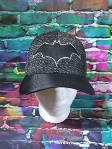DC Comics Batman Embroidered Adjustable Black And Silver Men's Snapback Hat - Picture 1 of 9