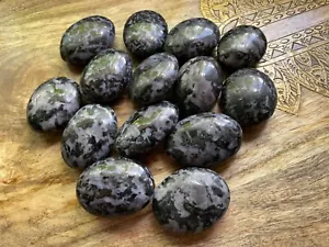 1X Indigo Gabbro Palm Stone 40x60mm Reiki Healing Crystal Dreamwork Wholeness - Picture 1 of 6