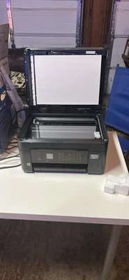 Impresora de inyección de tinta todo en uno inalámbrica Epson Workforce WF-2930 Foto 1 de 4