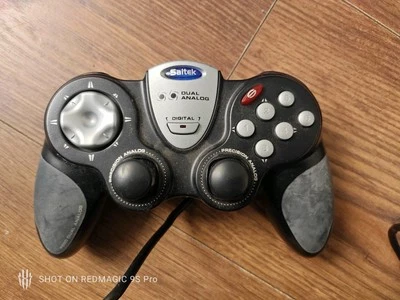 Saitek P880 Dual Analog PC USB Wired Controller Genuine - Image 1 of 2