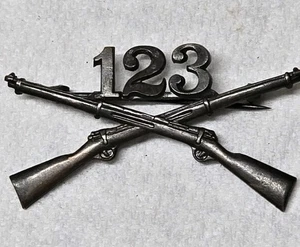 Insignia de cuello de oficial de la Primera Guerra Mundial 123º Regimiento de Infantería (31ª División) - Imagen 1 de 5