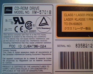 Unidad de CD-ROM Toshiba XM-5701B 50 pines SCSI CJ6AT96-024 HP 0950-3159 591467-D0 - Imagen 1 de 6