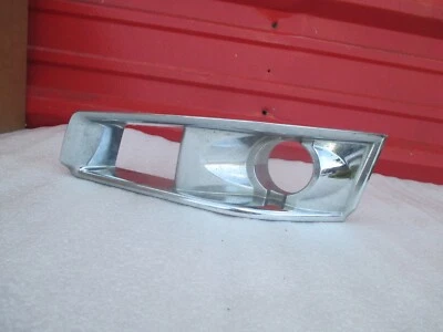 Cadillac CTS 2009 faro antiniebla delantero bisel lado derecho cromado 10 11 12 13 OEM 15904574 Foto 1 de 4