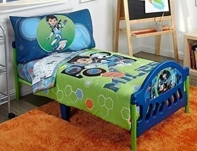 Juego de cama Disney 4 piezas para niños pequeños, millas de Tomorrow Land Foto 1 de 4