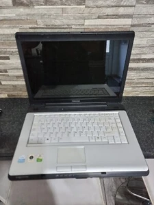 H1371 Toshiba Satellite Pro A200 Intel Pentium 2Gb RAM Won't Turn On Spares Or R - Picture 1 of 8