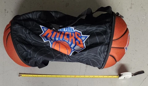 Madison Square Garden NBA New York Knicks Duffle Bag Zippers into Basketball Cover