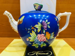 TETERA HEREND QUEEN VICTORIA FONDO AZUL, 27 fl oz, TAPA MARIPOSA, TOTALMENTE NUEVA - Imagen 1 de 5