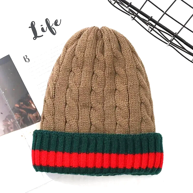 内衬绝缘针织帽袖口帽。 米色。 绿色/红色袖口男女通用。 Warm滑雪套头帽 — 第 1/1 张图片