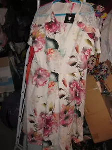very MULTI FLORAL Dress UK 22 - Picture 1 of 3