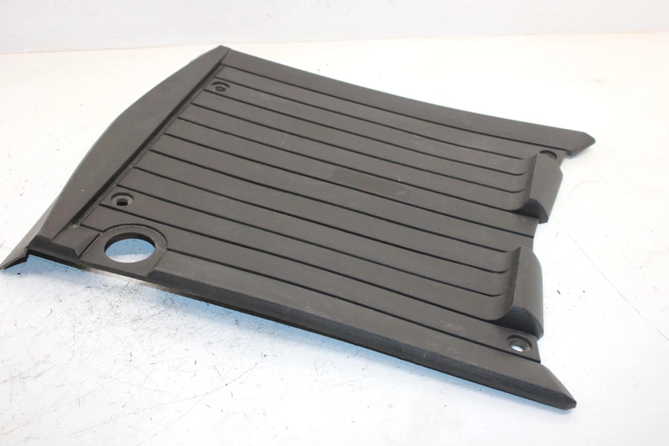 07 Capa de para-choque traseira Yamaha Apex Mountain fabricante de equipamento original 8FS-24756-00-00 SY97 - Imagem 1 de 4