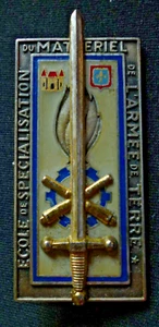 FRENCH ARMY ESMAT SPECIALISATION SCHOOL OF ARMED EQUIPMENT POCKET FOB BADGE. - Picture 1 of 2