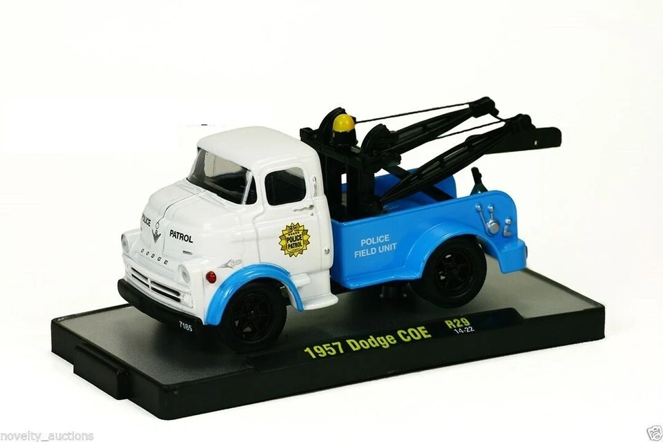 M2 Machines 1965 Ford Econoline Truck (R64 20-124) w/display case 2021