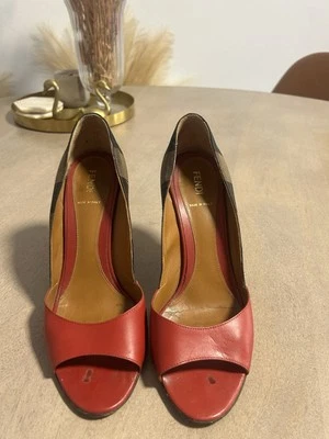 Fendi Mujer Cuero Rojo Y Marrón Pequin Lona Peep Toe Tacón Talla 40 Foto 1 de 4