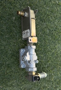 Frigidaire Wandofen Sicherheitsventil 3203702 + Regler 5303210167 von FGB24L2ASA - Bild 1 von 6