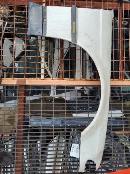 95 96 97 98 BMW 740I E38 GUARDABARROS DERECHO BLANCO Foto 1 de 4