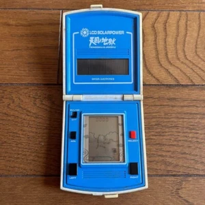 Tengoku & Jigoku Heaven and Hell Bandai LCD energía solar Game Maid en Japón - Imagen 1 de 3