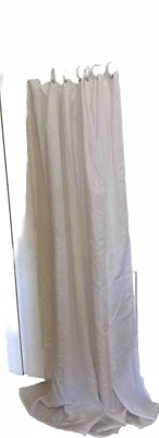 "Cortina de ducha blanca plisada Madison 70"" x 72""" Foto 1 de 3