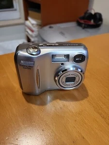 Nikon Coolpix 3200 Digicam 3.2mp Digital Camera UNTESTED FOR PARTS ONLY - Picture 1 of 4