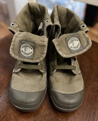 Palladium Women’s Boots Baggy Dark  Olive Green Canvas, Size 7 US  Vegan NWOT - Image 1 of 4