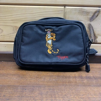 Riñonera vintage de nailon negra bordada tigger auténtica de Disney World de los años 90 Foto 1 de 4