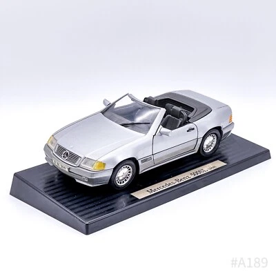 Auto Modell Mercedes-Benz Vintage 500SL (1989) Scala 1:18 Argento - Immagine 1 di 4