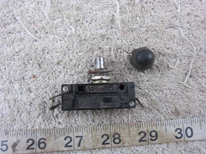 Unimax 15A 125/250V SPDT Pushbutton Switch, Used - Picture 1 of 3