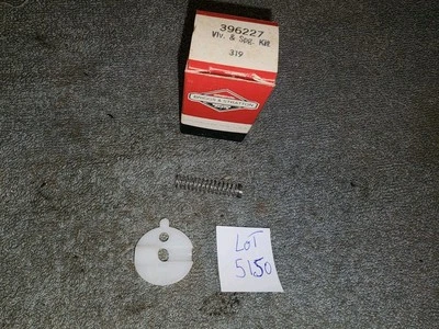 Vintage Briggs & Stratton Engine Parts Accessories Choke Valve Spring Kit 396227 - Image 1 of 4