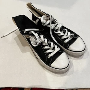 LEViS High top Sneakers (Chuck-Like) Size 12 - Excellent Condition - Picture 1 of 6